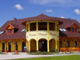 Platán Étterem, Pizzéria és Panzió