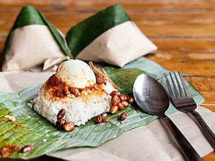 Nasi Lemak Daun Pisang Aura Shiera