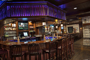 Highlander Pub And Grill