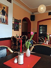 Cafe-Bistro Abend-Blatt