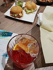 Nia E Cafe