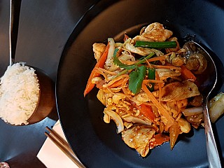 Basil Nut Cafe