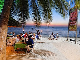 Alberto's Beach Bar & Restaurant