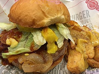 Fuddruckers Altabrisa