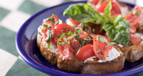 Bruschetta (8 Pieces)