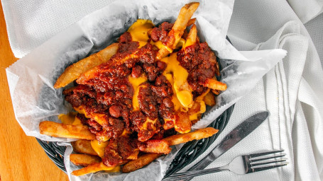 Brew City Fries Con Chili Cheese