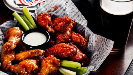 12 Classic Bone-In Wings