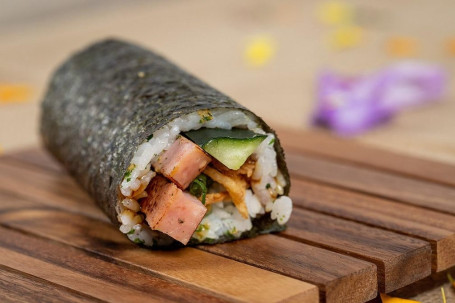 Rotolo Di Mano Di Musubi Spam