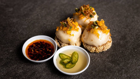 Sticky Rice Dumpling On Crunchy Rice Cake (Bánh Ram Ít)