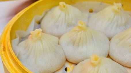 6 Piece Steamed Pork Soup Dumplings