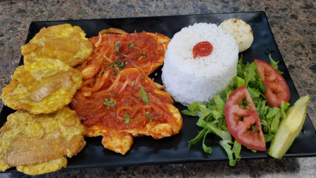 Pechuga Encebollada, Arroz Y Maduro