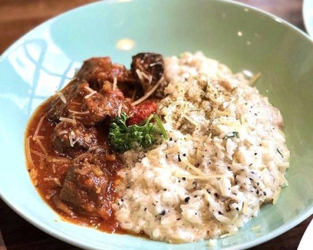 Fǎ Shì Hēi Sōng Lù Hóng Jiǔ Dùn Niú Nǎi Yóu Dùn Fàn Creamy Turffle Risotto With Boeuf Bourguignon