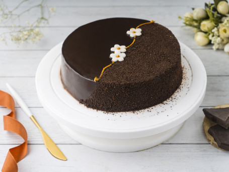 Chocolate Truffle Cake Eggless