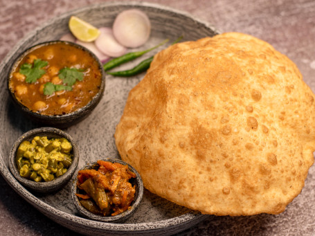 Chola Bhatura (2 Pezzi)