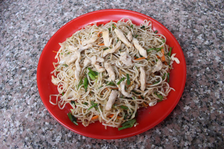 Pollo Chowmein Hakka