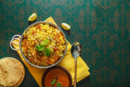 Awadhi Dum Veg Biryani (1 Porzione)