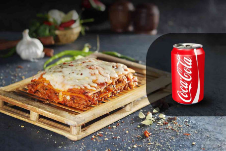 Pollo Kheema Lasagne Coca Cola