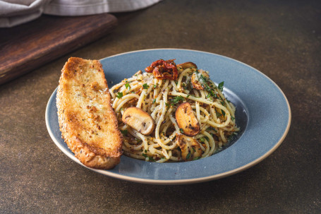 Funghi Aglio Olio Pasta