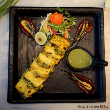 Achari Paneer Tikka (6 Pezzi)