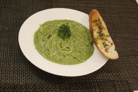 Spaghetti In Pesto Cream Sauce