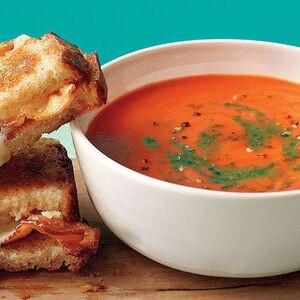 Combo Pranzo Con Pane All'aglio E Pomodoro