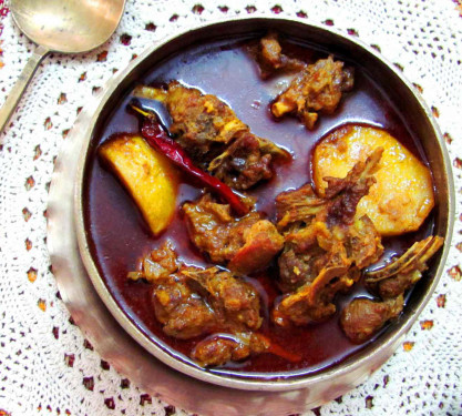 Kasha Mangso Jhol With Aloo [4 Pieces]