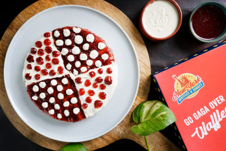 Pizza Con Waffle Al Formaggio Cremoso Alla Fragola