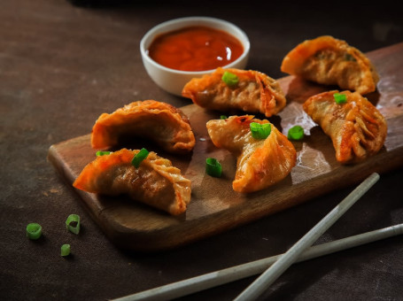 Deep Fried Chicken Tikka Momos (6 Pc)