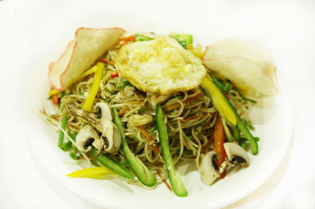 Special Grub Club Chow Mein With Hakka