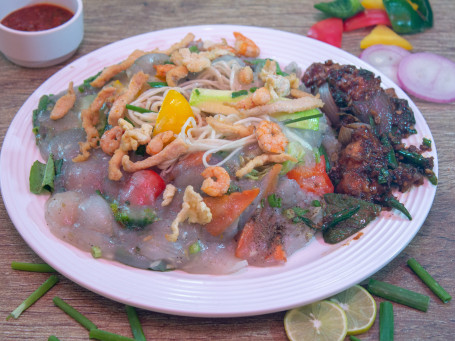 Mixed Gravy Noodles Chilli Chicken (2 Pcs)