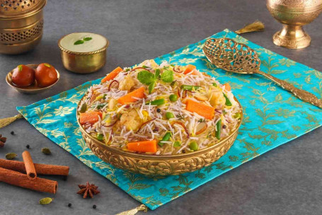 Piccante Subz-E-Biryani Hyderabadi Veg Biryani , Serve 2-3)