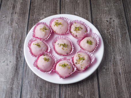 Strawberry Shondesh (4 Pieces)