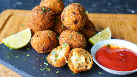 Chicken Cheese Balls [4 Pieces]