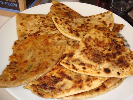 Pollo Keema Paratha