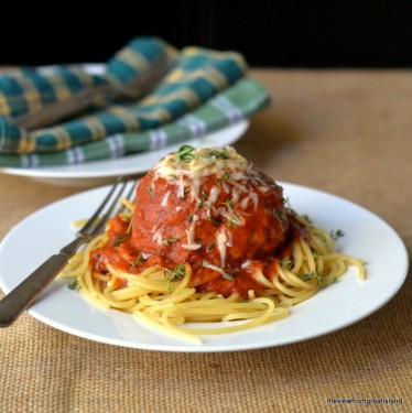 Spaghetti Con Polpette Giganti