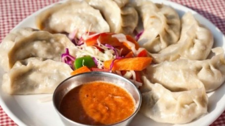 Momos Di Pollo Al Vapore