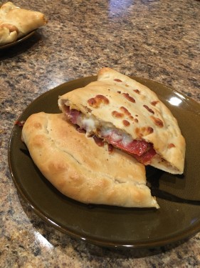 Pizza Calzone Salame