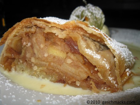 Strudel Di Mele Caldo