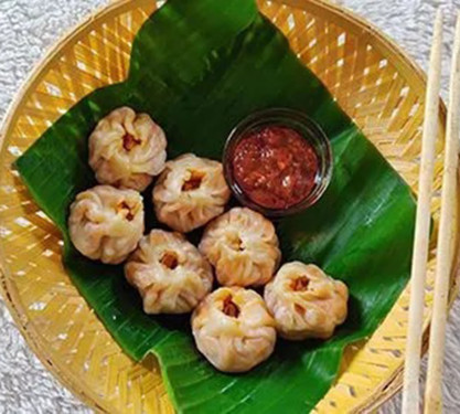 Veg Schezwan Momos (8 Pcs)