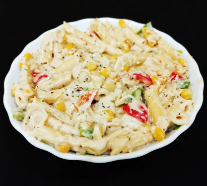 Chicken Pasta In Cheesy White Sauce