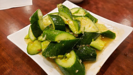 B1. Cucumber With Garlic Sauce Suàn Ní Huáng Guā