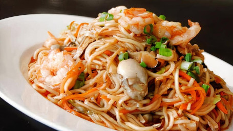 Seafood And Noodle Stir-Fry/Hǎi Xiān Chǎo Miàn