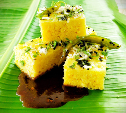 Dhokla [2Pcs] Sweet Chutney