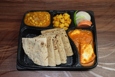 Roti 4 Piece Chana Dal Aloo Fry Kadhai Paneer (2 Piece Paneer)