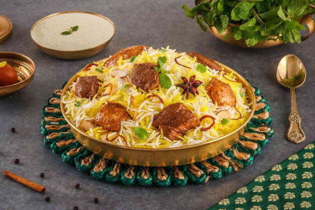 Do Gosht Ki Dum Biryani (Dum Biryani Di Pollo Di Montone, 1 Porzione)