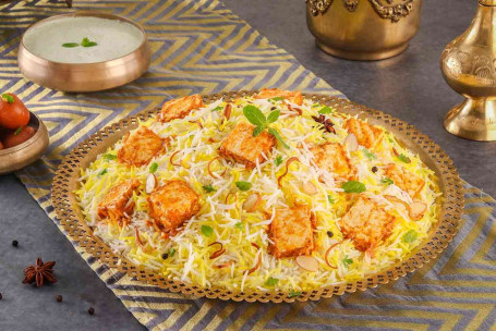 Zaikedaar Paneer Paneer Dum Biryani, Serve 4)