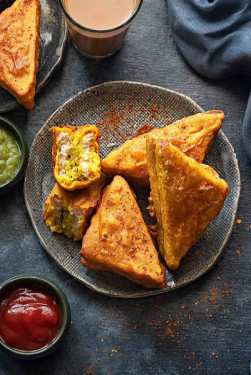 12 Emartis 4 Samosas 4 Khasta Kachoris And 4 Bread Pakoras