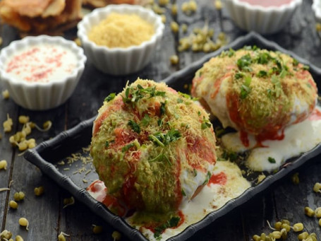 Hot Khasta Kachoris Dahi Chaat