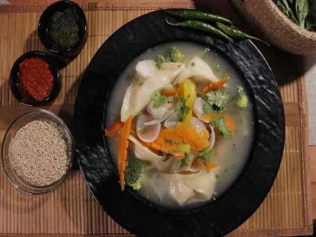 Chicken Thukpa Momo (5 Pcs)