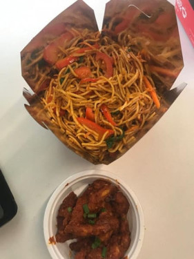 Veg Singapore Tagliatelle Di Grano Kung Pao Paneer